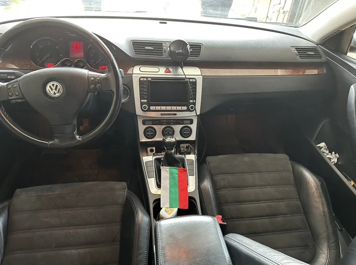 VW Passat 2.0 TDI Highline BMP 4motion, снимка 8 - Автомобили и джипове - 55772728