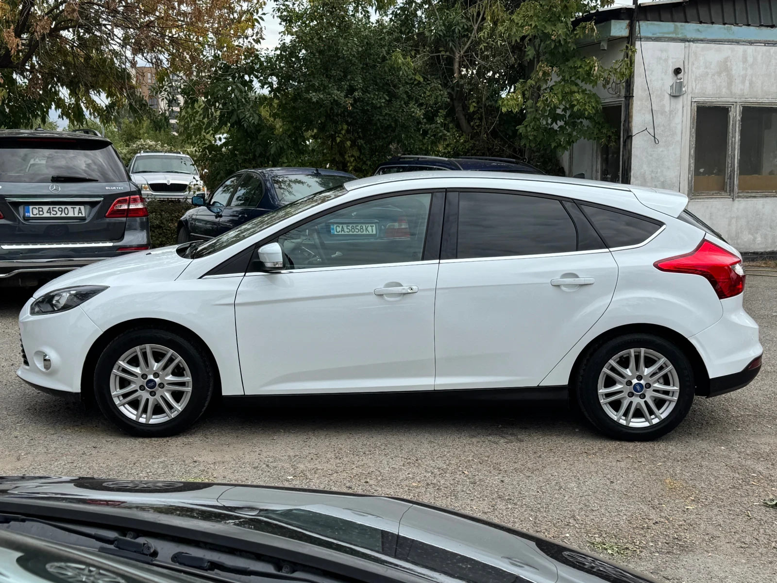 Ford Focus 1.6i ФАБРИЧНЕН ГАЗОВ ИНЖЕКЦИОН, снимка 5 - Автомобили и джипове - 56082422