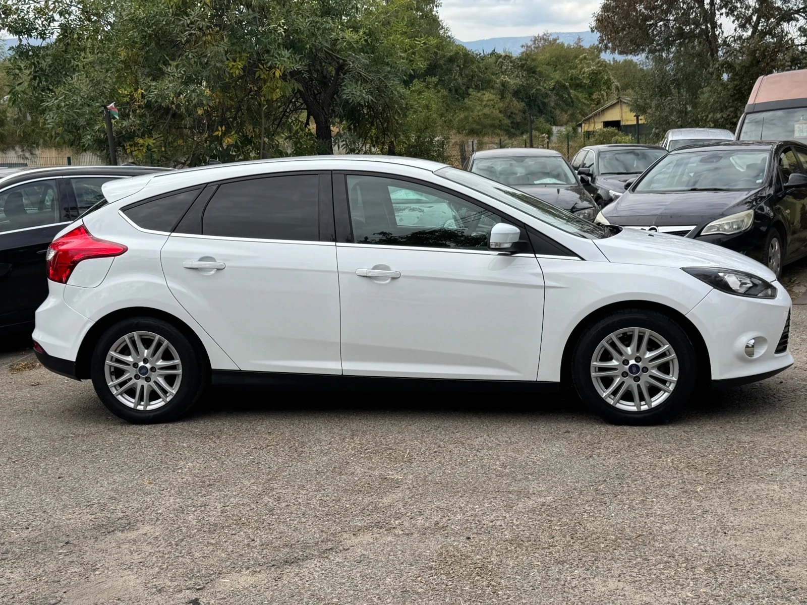 Ford Focus 1.6i ФАБРИЧНЕН ГАЗОВ ИНЖЕКЦИОН, снимка 4 - Автомобили и джипове - 56082422