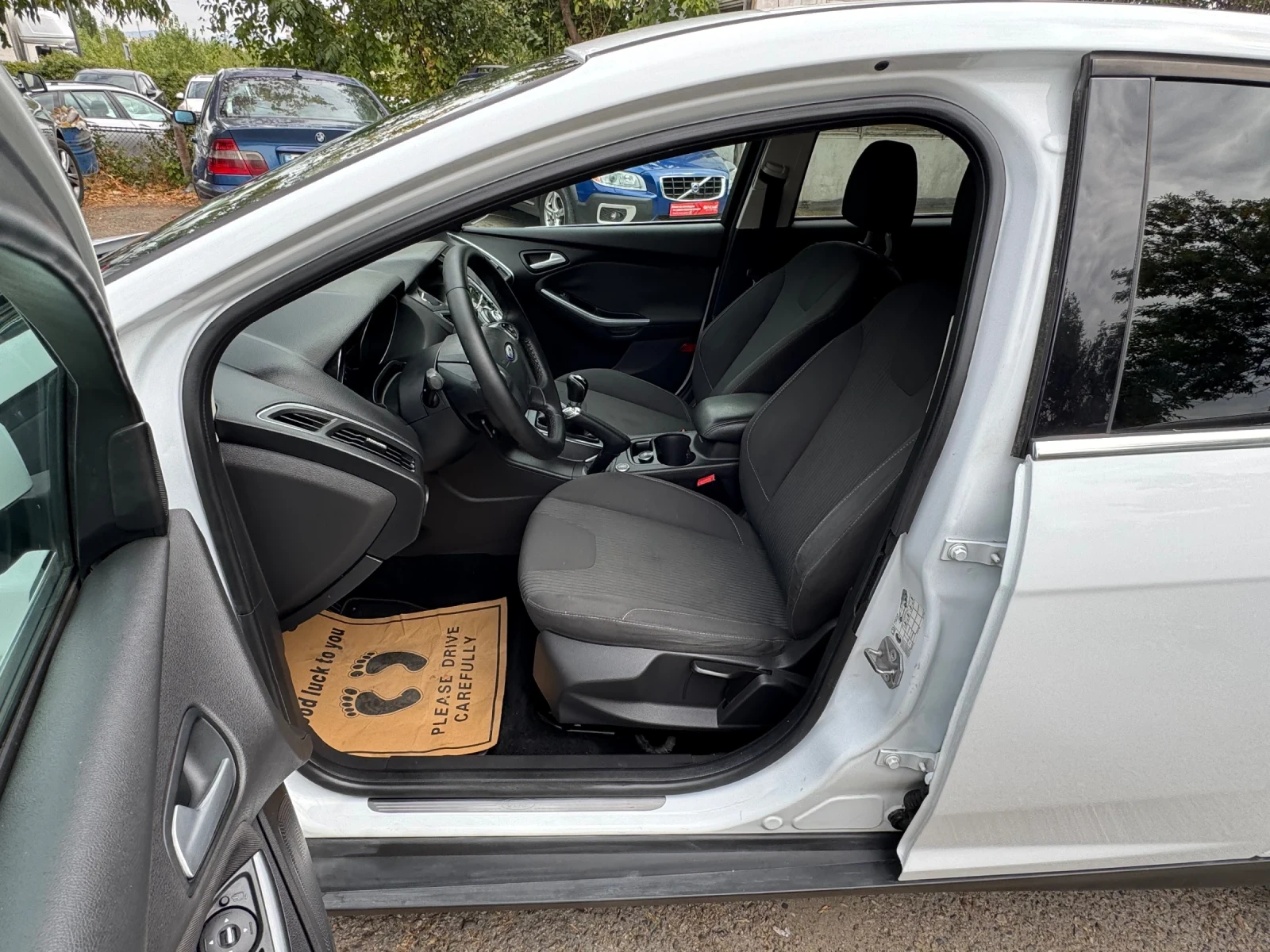 Ford Focus 1.6i ФАБРИЧНЕН ГАЗОВ ИНЖЕКЦИОН, снимка 9 - Автомобили и джипове - 56082422