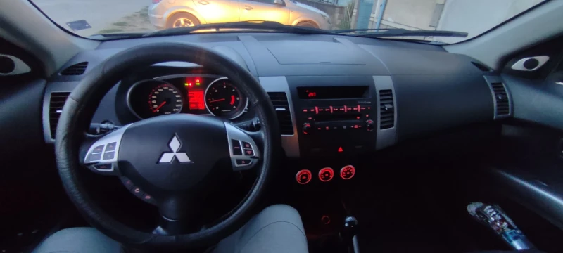 Mitsubishi Outlander, снимка 9 - Автомобили и джипове - 47153812