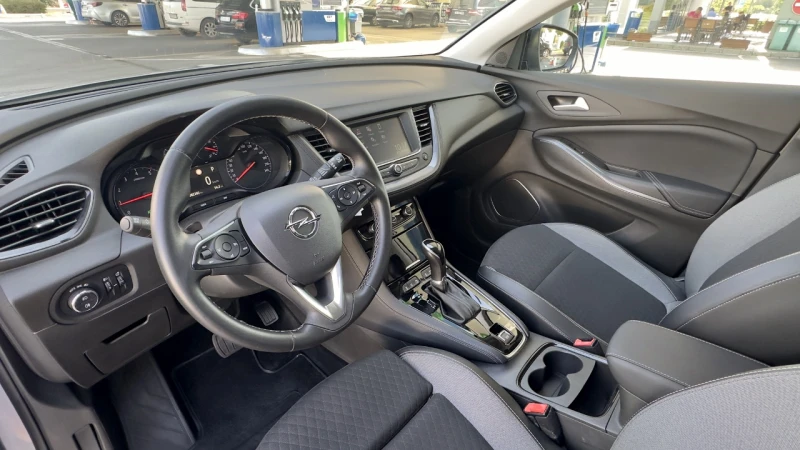 Opel Grandland X 130кс. Autom. 82хил.км.Lane assist Camera, снимка 6 - Автомобили и джипове - 52583453