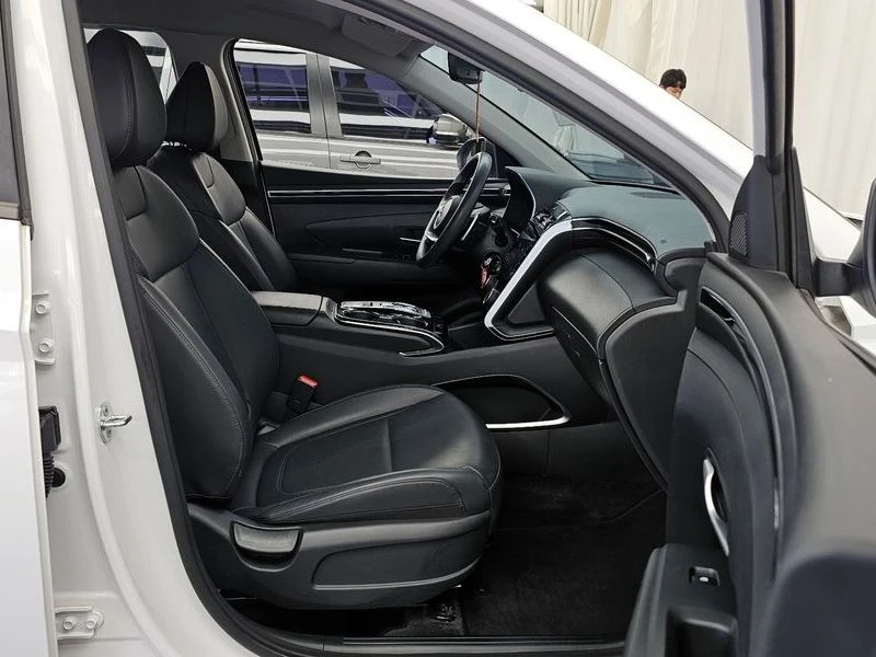 Hyundai Tucson 2.0 Automatic, снимка 7 - Автомобили и джипове - 55658633
