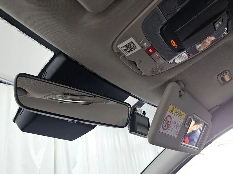 Kia Sportage 2.0 Automatic, снимка 17 - Автомобили и джипове - 55724664