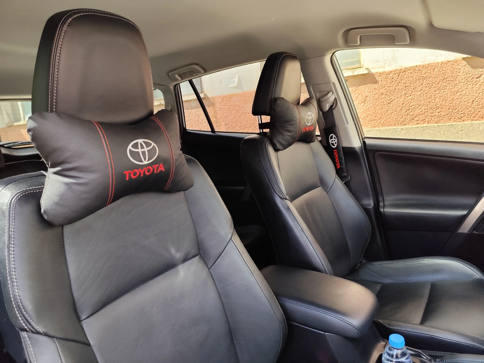 Toyota Rav4 LUXURY AWD - изображение 9