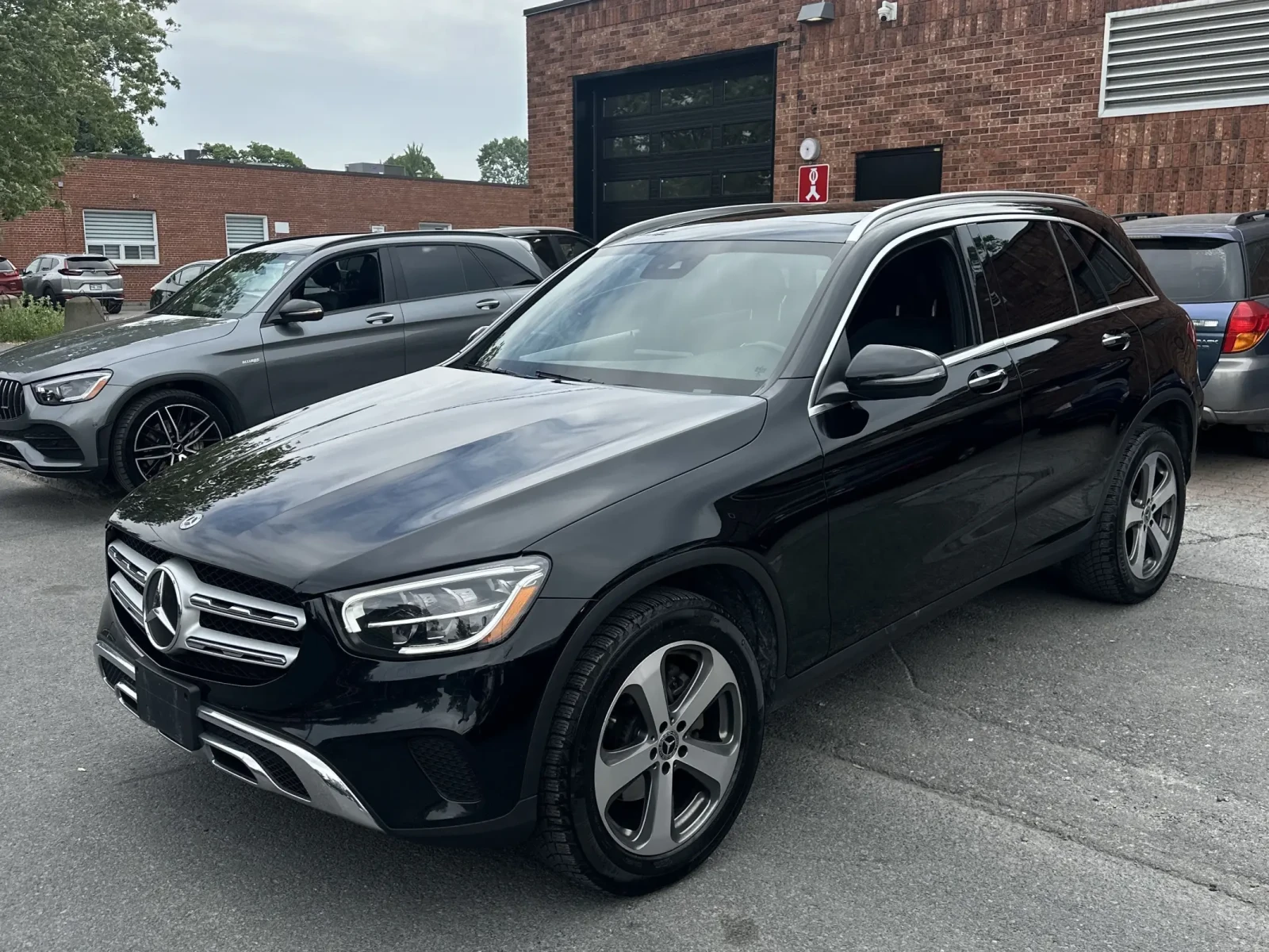 Mercedes-Benz GLC 300 * 4MATIC * CarFax * * АвтоКредит - изображение 2