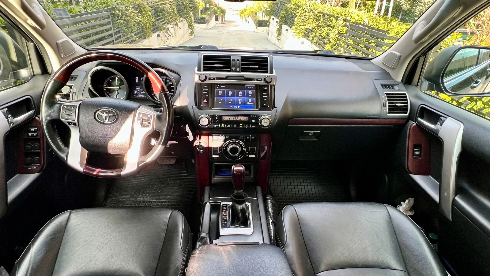Toyota Land cruiser Luxury  - изображение 4