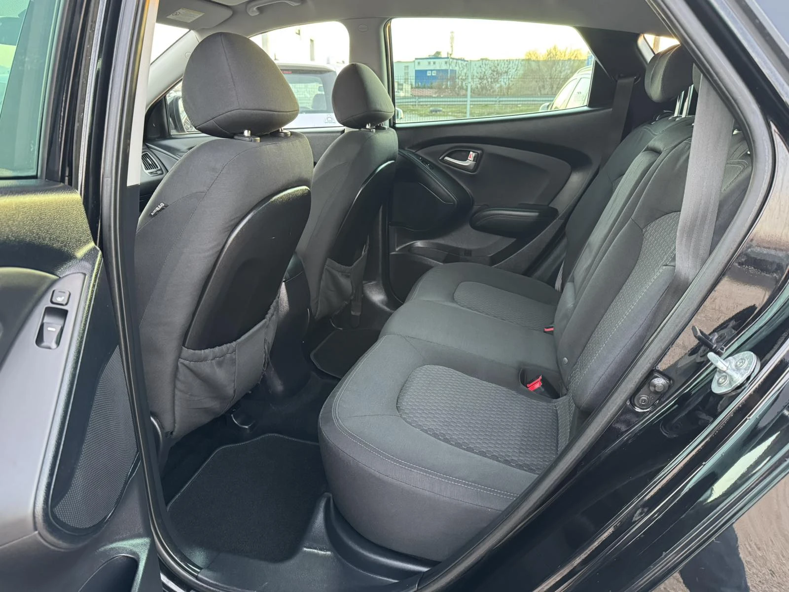 Hyundai IX35 1.6I, снимка 8 - Автомобили и джипове - 53815428