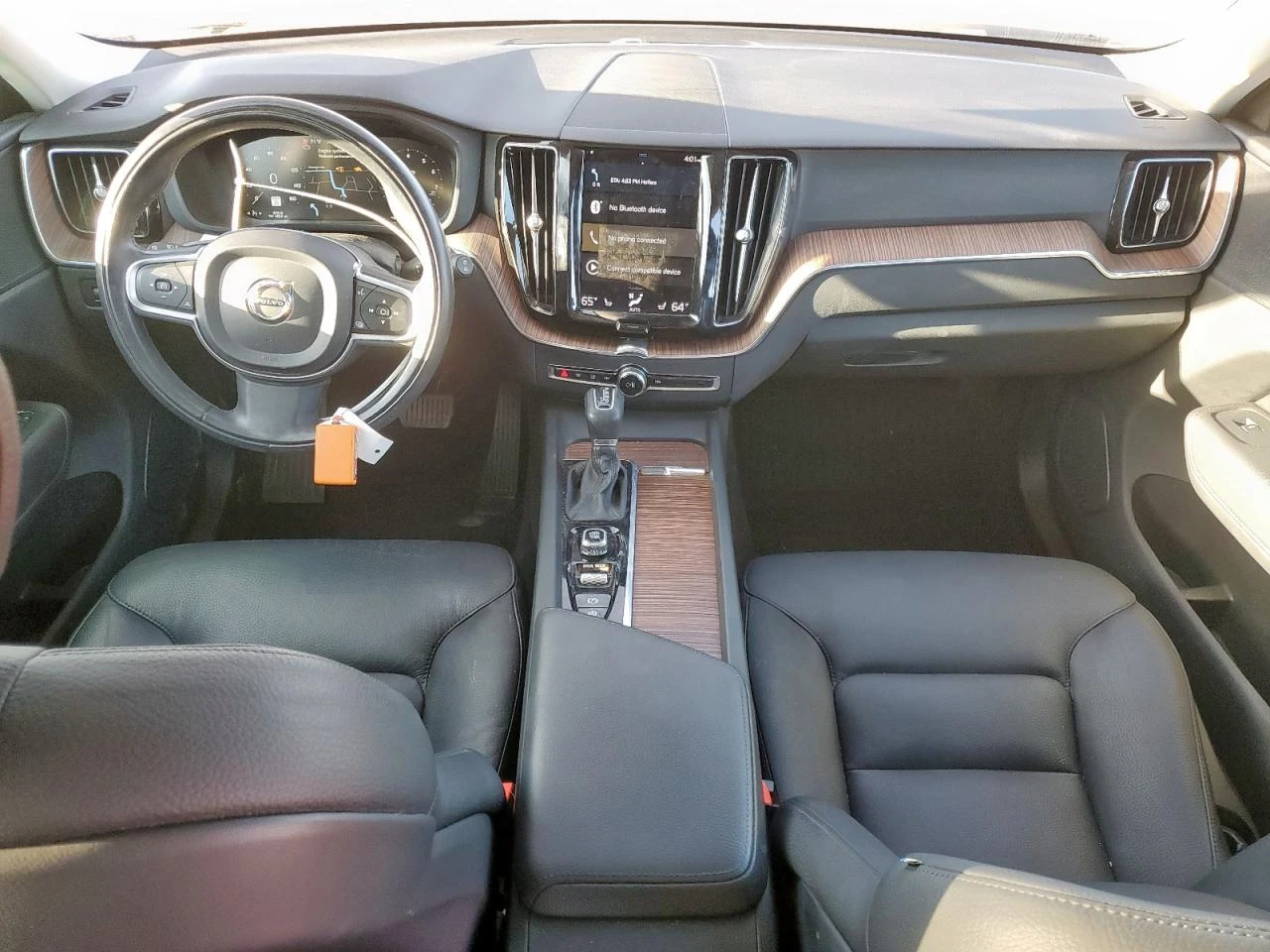 Volvo XC60 T5 MOMENTUM, снимка 9 - Автомобили и джипове - 53825675