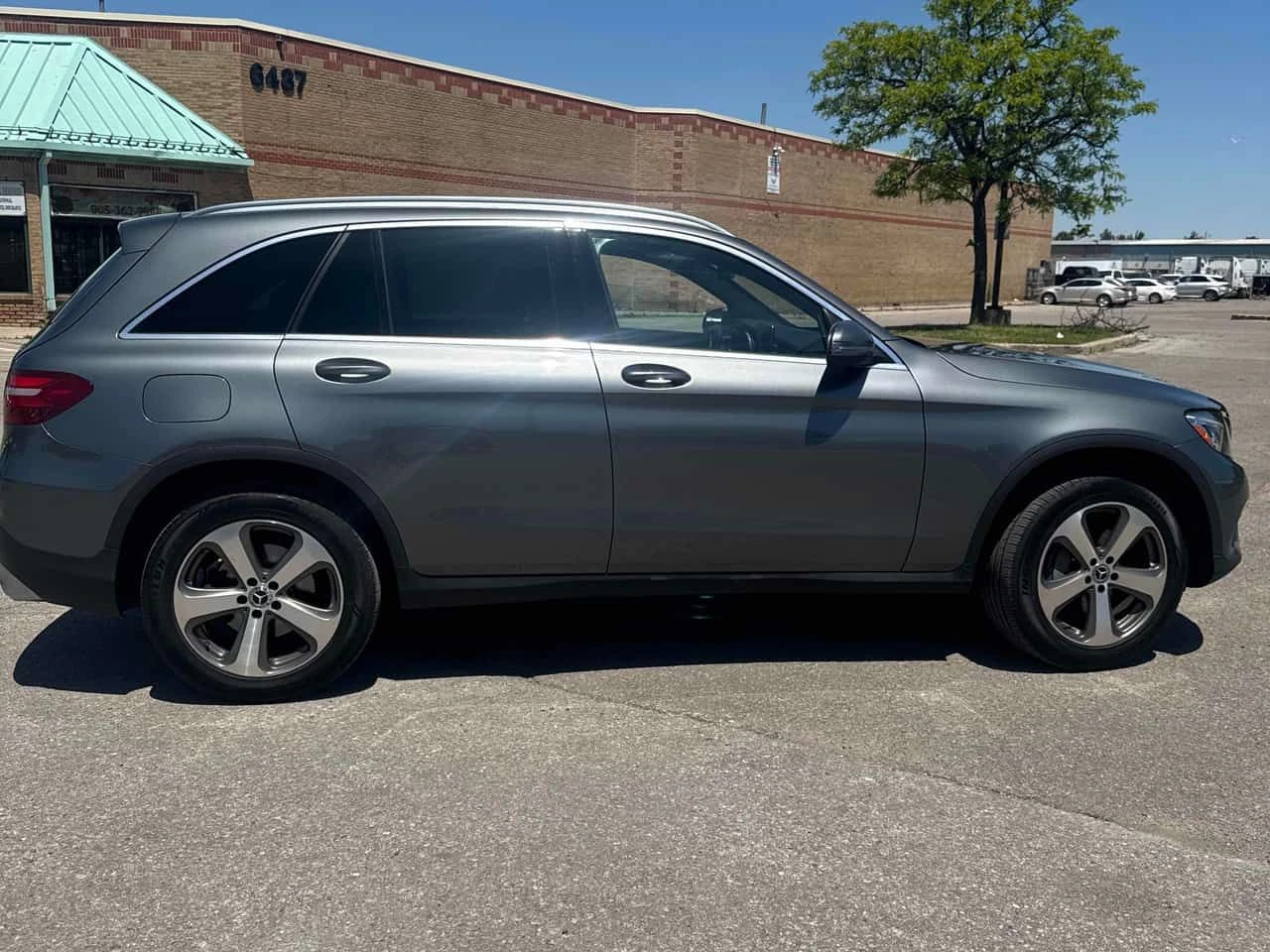Mercedes-Benz GLC * 300 * АВТОКРЕДИТ БЕЗ ПЪРВОНАЧАЛНА ВНОСКА, снимка 4 - Автомобили и джипове - 54784295