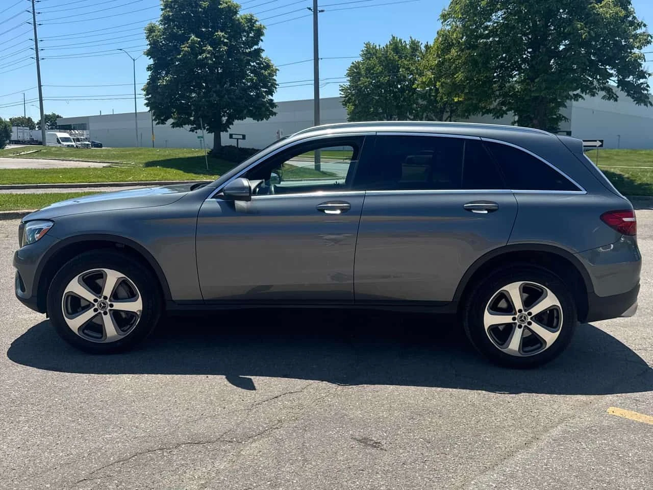 Mercedes-Benz GLC * 300 * АВТОКРЕДИТ БЕЗ ПЪРВОНАЧАЛНА ВНОСКА, снимка 3 - Автомобили и джипове - 54784295