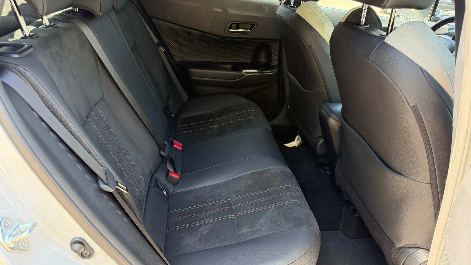 Toyota C-HR GR Sport 2.0 Hybrid, �������� | Mobile.bg � ����������� 11