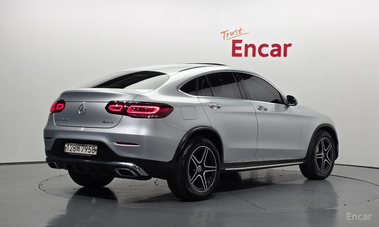 Mercedes-Benz GLC 300 AMG* LINE* COUPE* ХЕДЪП* LANE* ASSIST* ПОДГРЕВ* КА, снимка 2 - Автомобили и джипове - 55529681