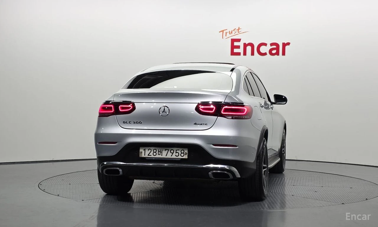 Mercedes-Benz GLC 300 AMG* LINE* COUPE* ХЕДЪП* LANE* ASSIST* ПОДГРЕВ* КА, снимка 4 - Автомобили и джипове - 55529681