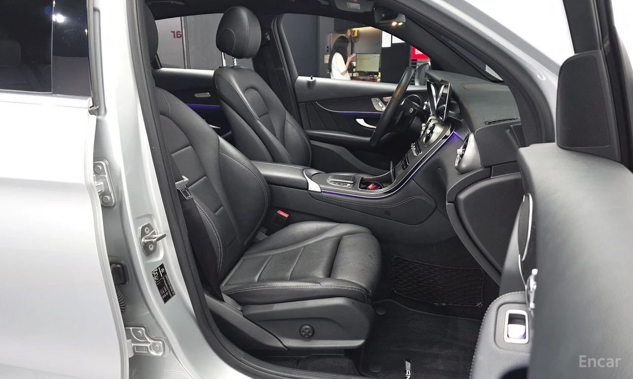 Mercedes-Benz GLC 300 AMG* LINE* COUPE* ХЕДЪП* LANE* ASSIST* ПОДГРЕВ* КА, снимка 14 - Автомобили и джипове - 55529681