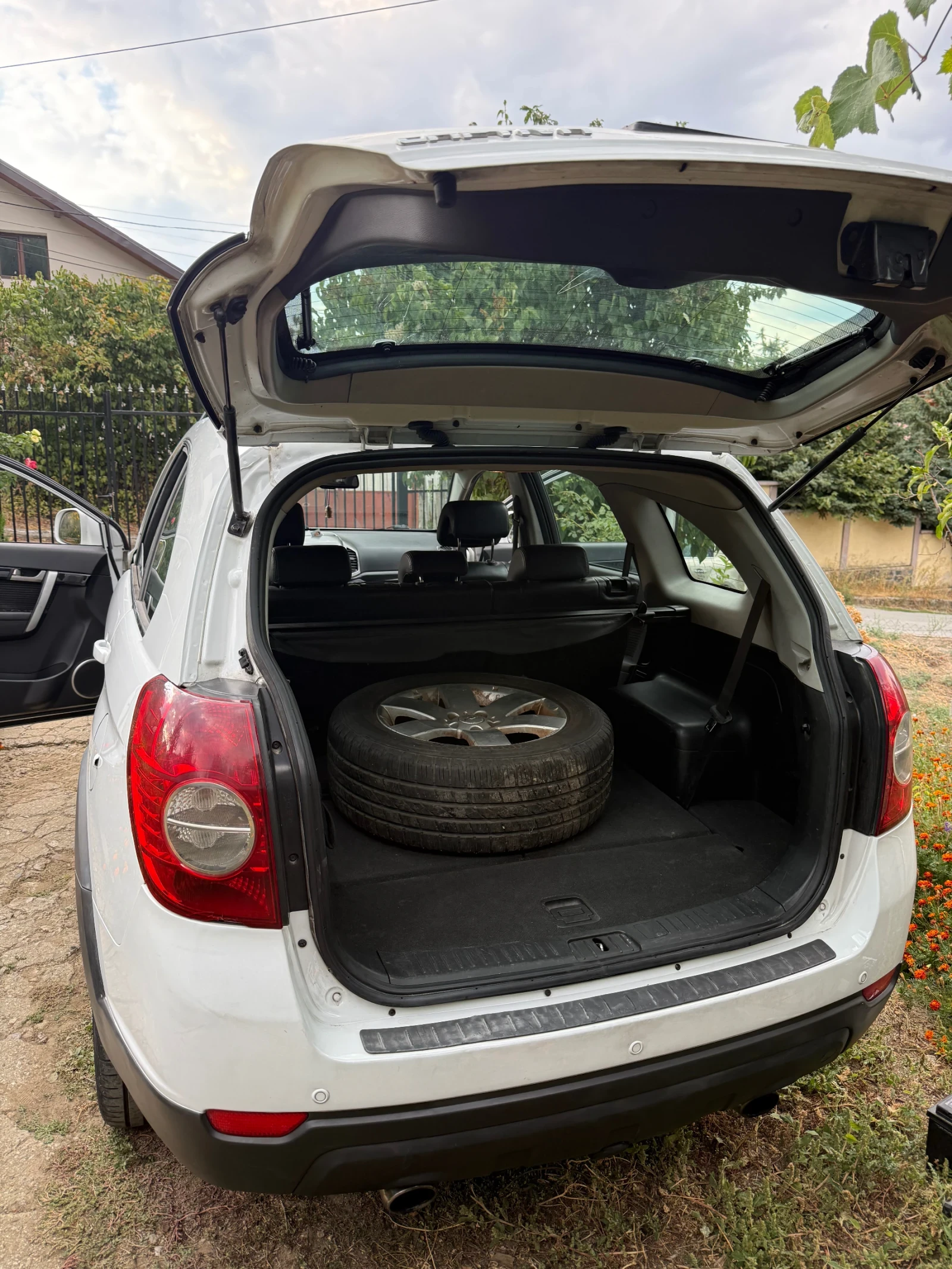 Chevrolet Captiva, снимка 6 - Автомобили и джипове - 56266888