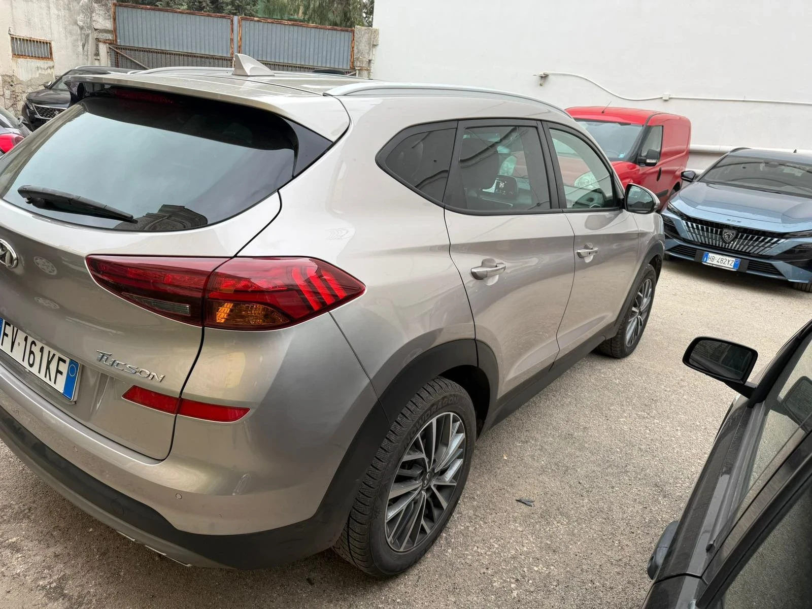 Hyundai Tucson, снимка 4 - Автомобили и джипове - 56586251