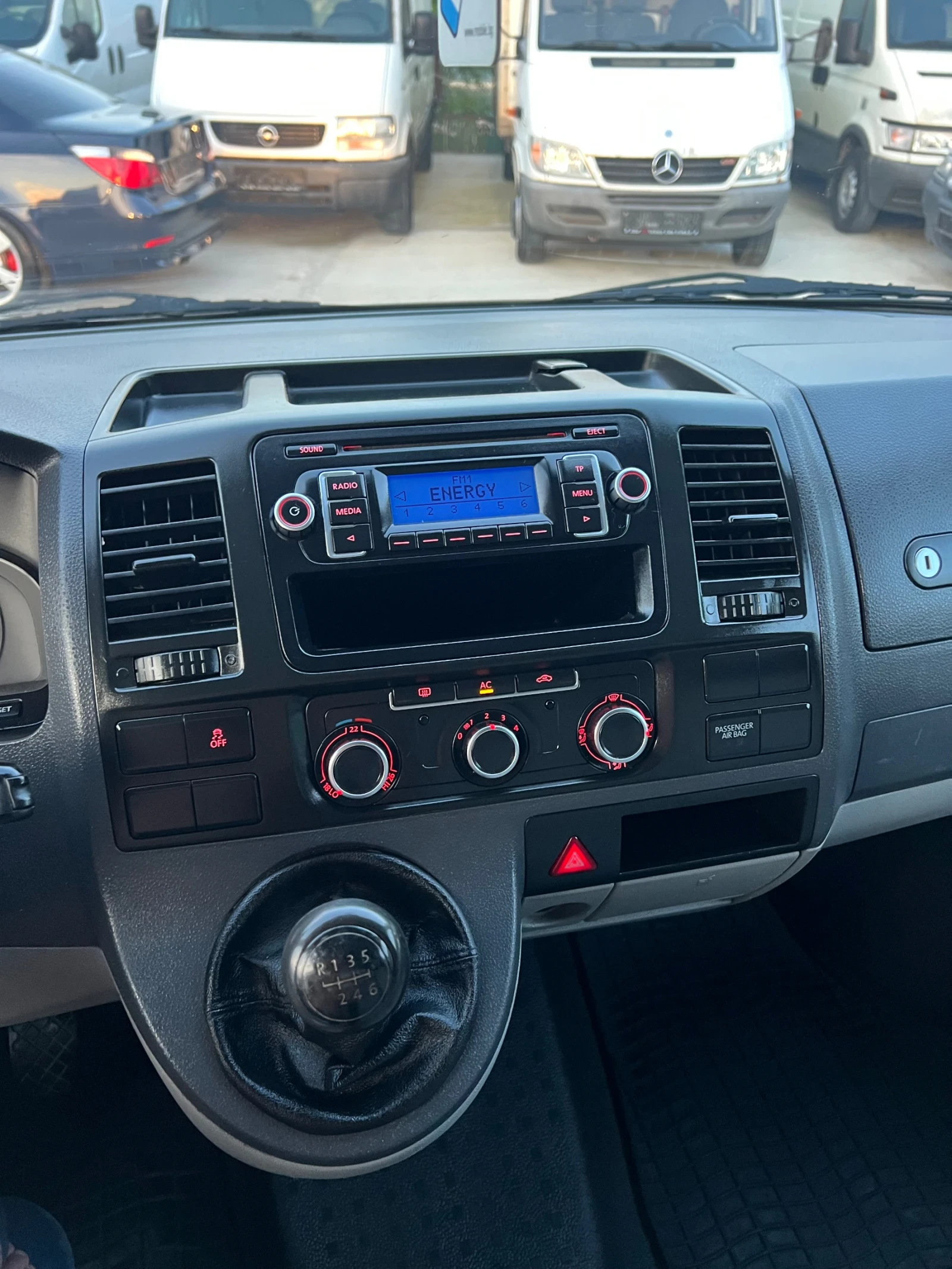 VW Transporter 2.0TDI 140..  | Mobile.bg   11