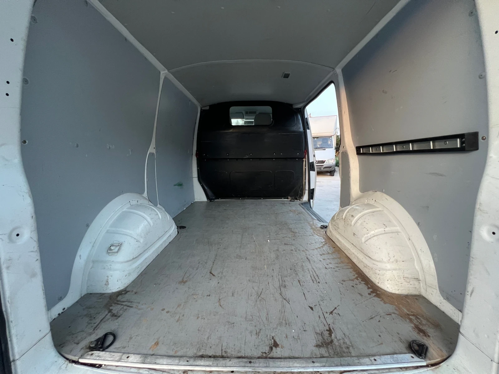 VW Transporter 2.0TDI 140..  | Mobile.bg   14