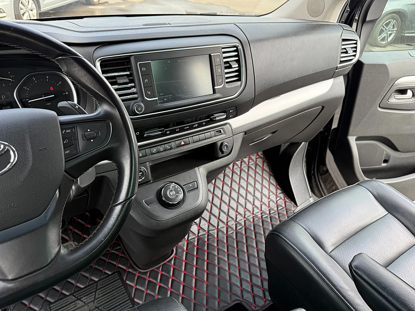 Toyota Proace 2.0D-4D L2 Lounge-Led-BIZNES-Head Up-Xenon-, снимка 10 - Бусове и автобуси - 53886424