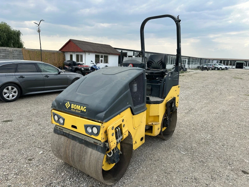 Валяк BOMAG BW100AD-5 НАЛИЧЕН! 2500кг, снимка 1 - Индустриална техника - 45999619