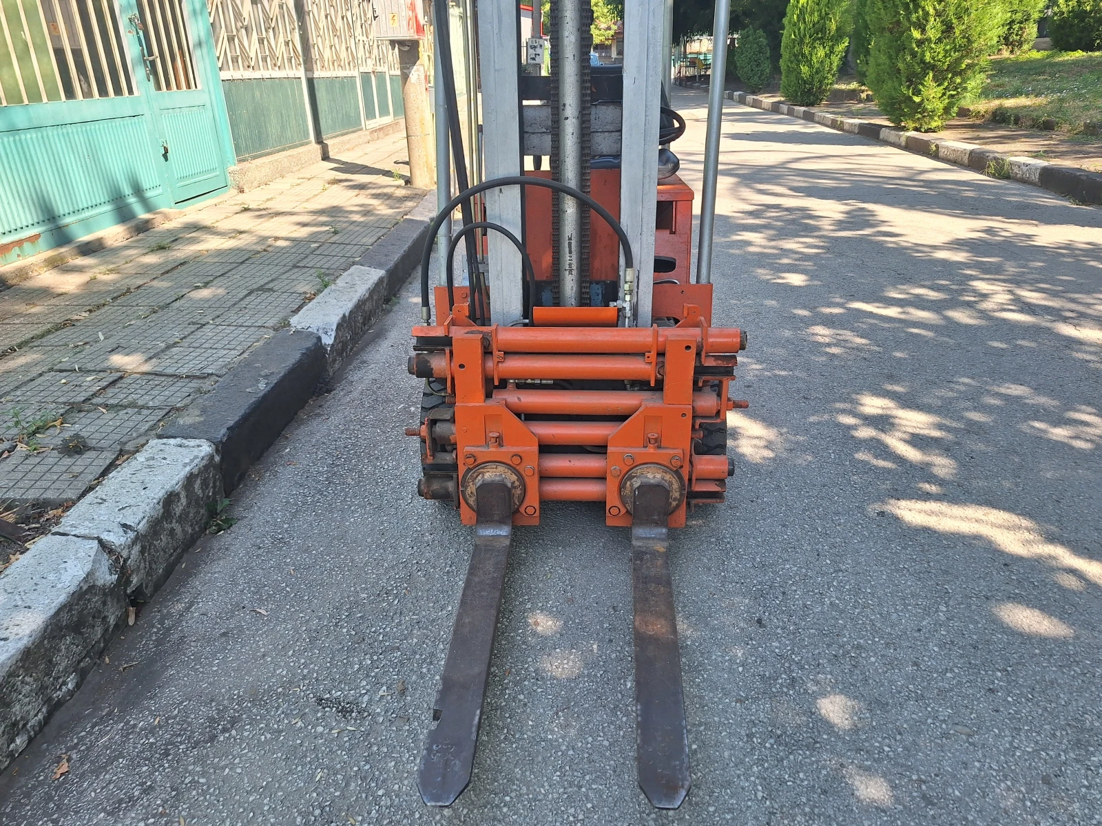 ������� Clark | Mobile.bg � ����������� 7