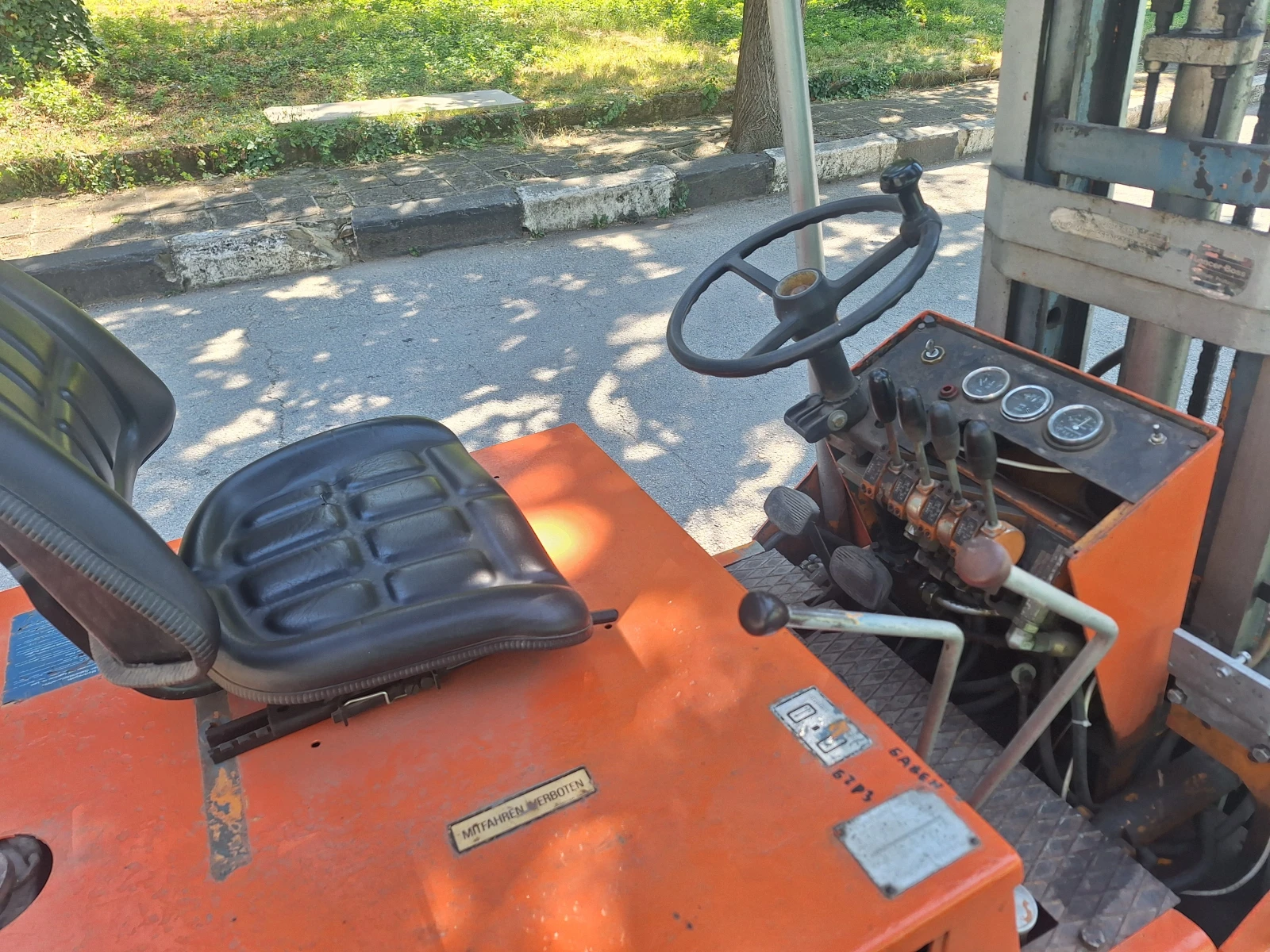 ������� Clark | Mobile.bg � ����������� 4