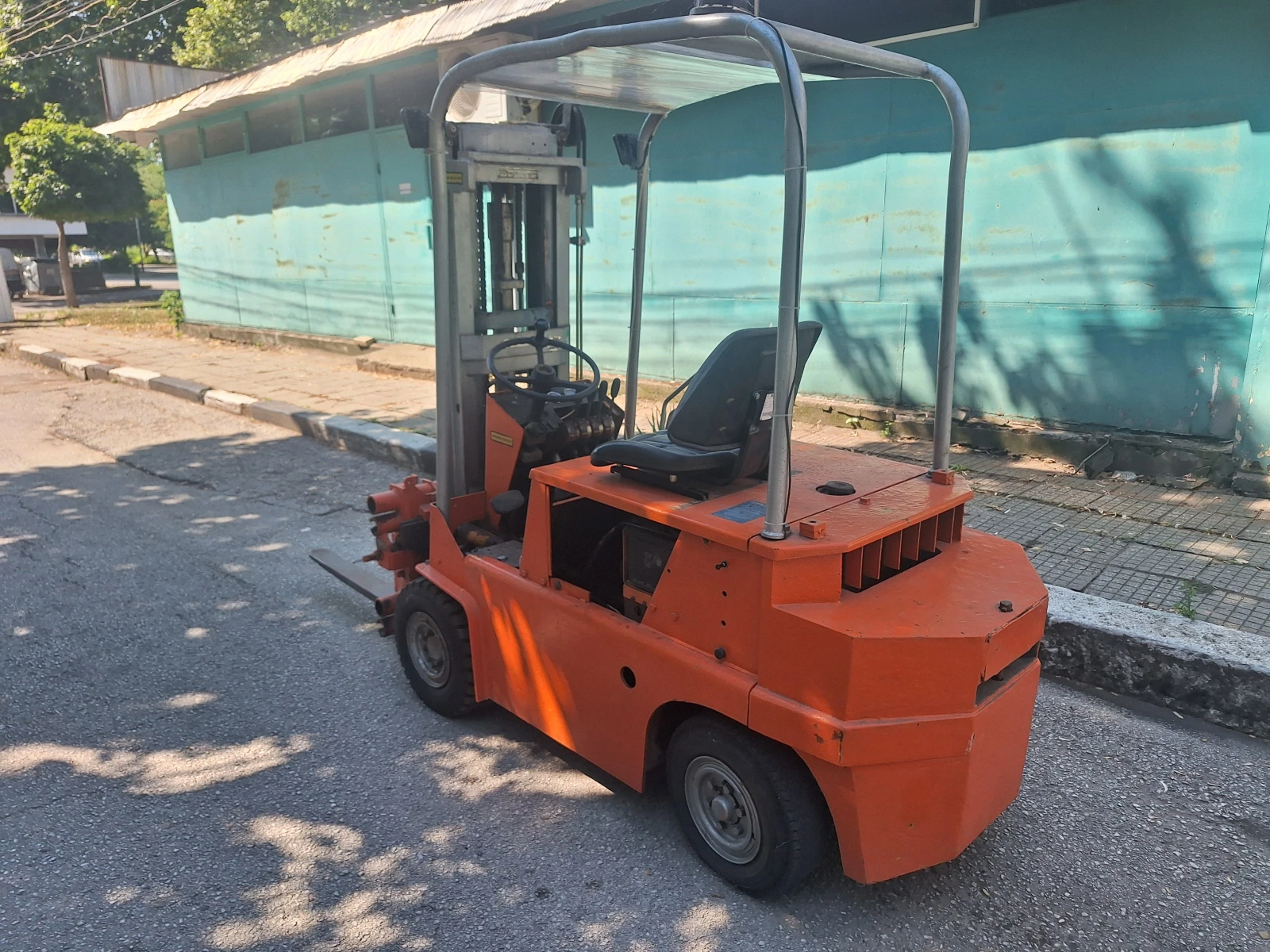 ������� Clark | Mobile.bg � ����������� 2