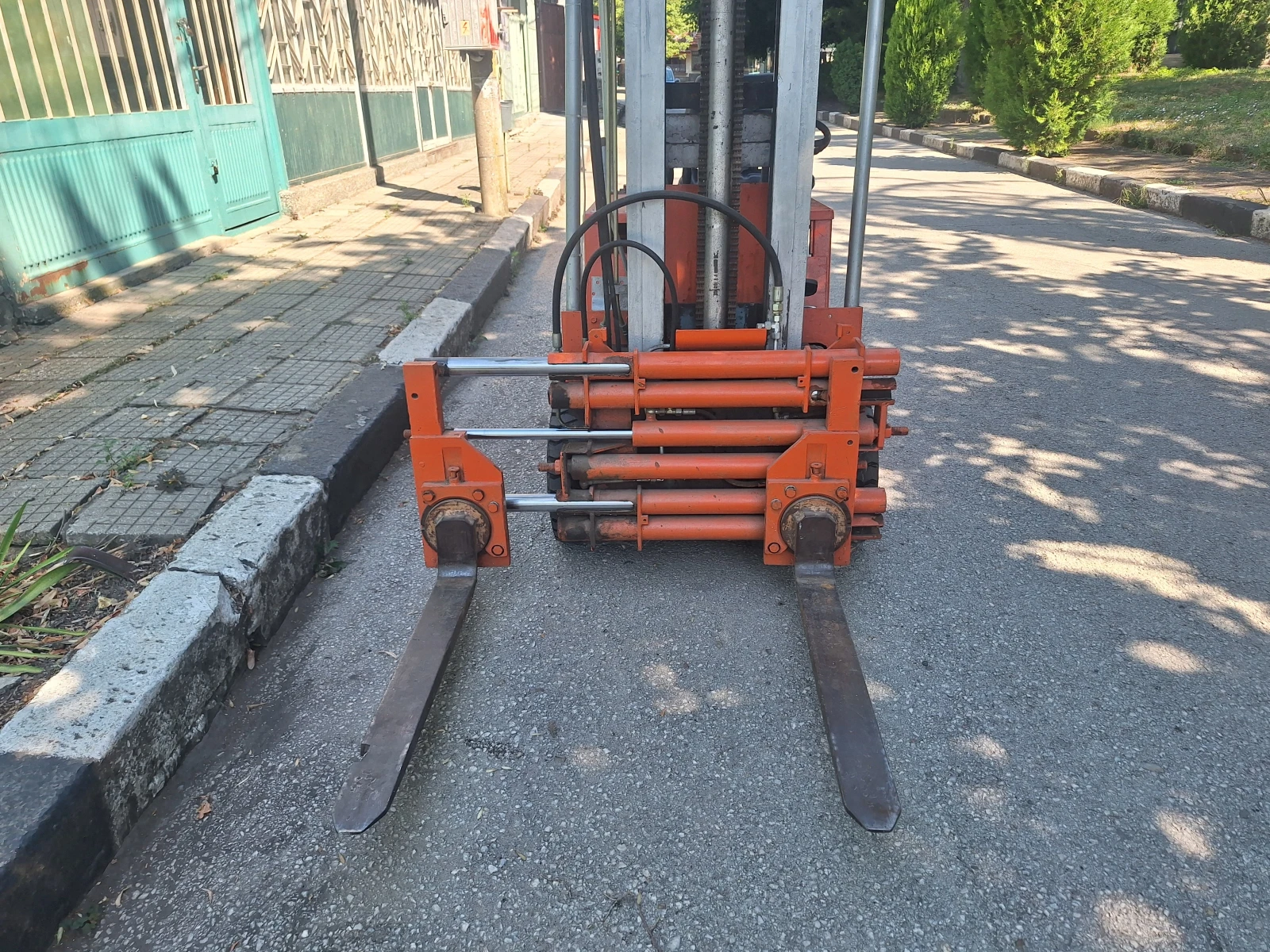 ������� Clark | Mobile.bg � ����������� 5