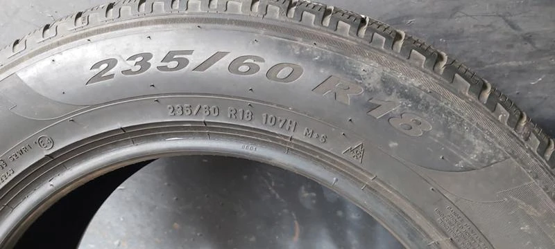 Гуми Зимни 235/60R18, снимка 7 - Гуми и джанти - 34706533