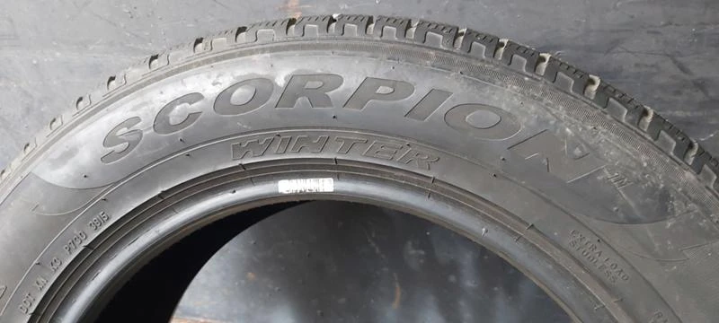 Гуми Зимни 235/60R18, снимка 6 - Гуми и джанти - 34706533