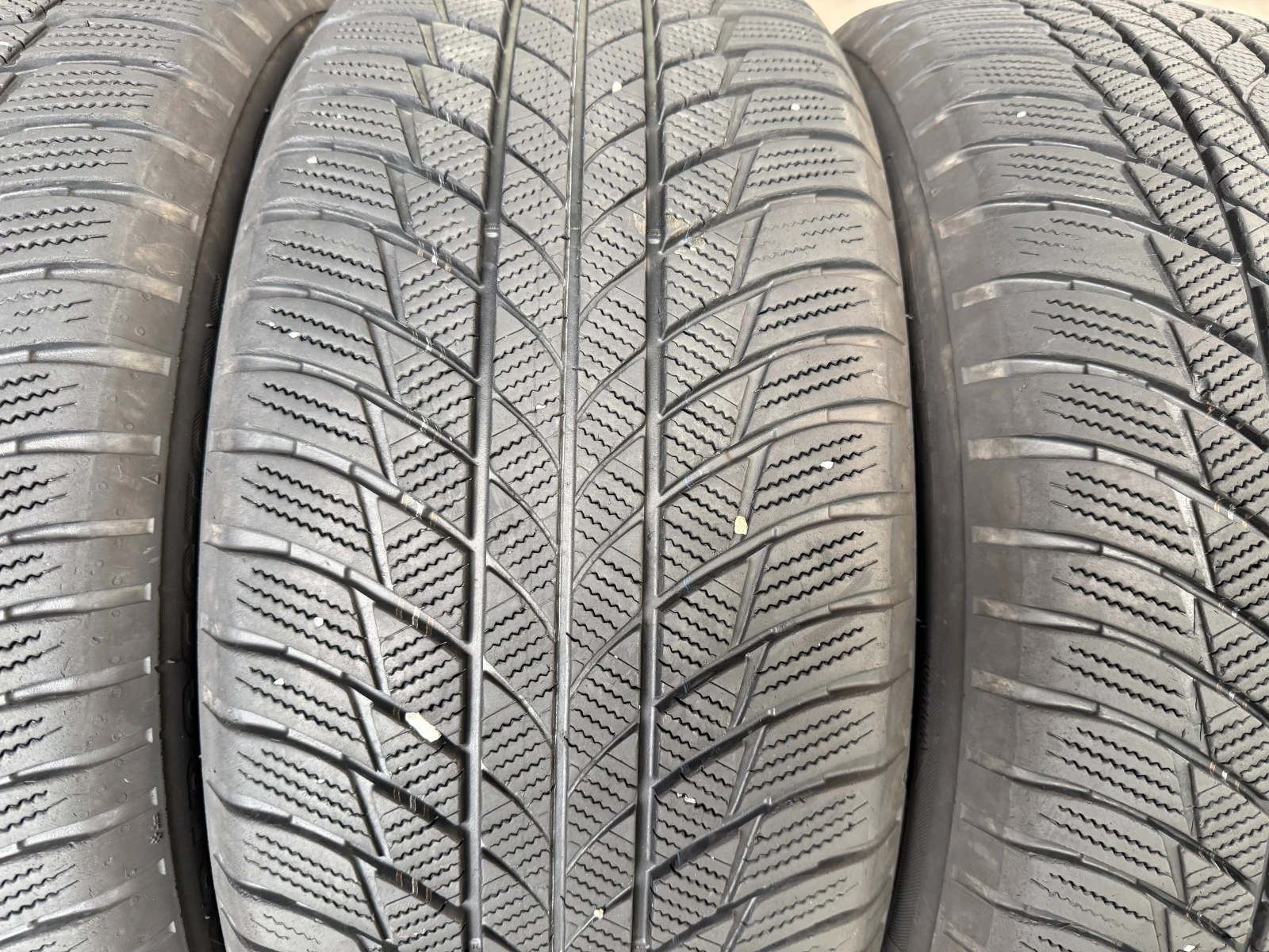 Гуми Зимни 245/50R19, снимка 6 - Гуми и джанти - 56041131