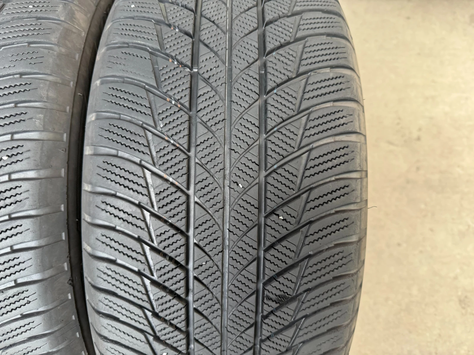 Гуми Зимни 245/50R19, снимка 7 - Гуми и джанти - 56041131