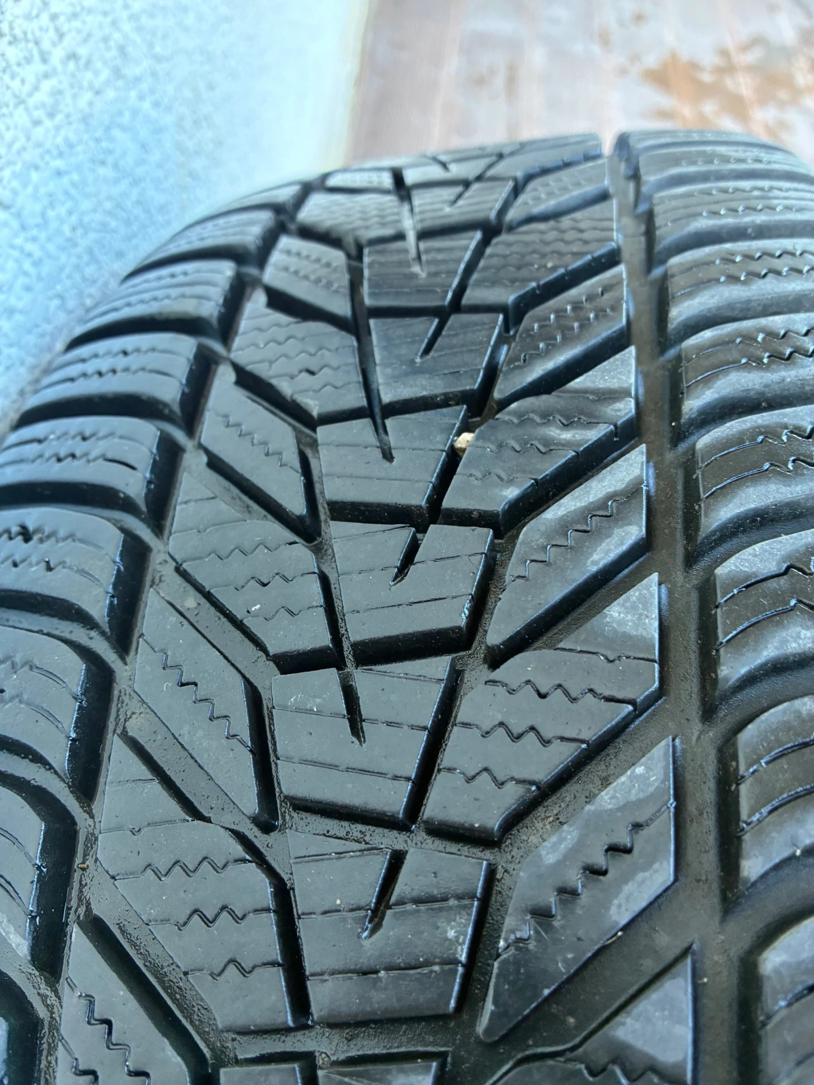 Гуми с джанти Hankook 225/60R18, снимка 4 - Гуми и джанти - 56321045