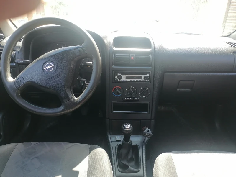 Opel Astra 1.6i, снимка 6 - Автомобили и джипове - 47500400