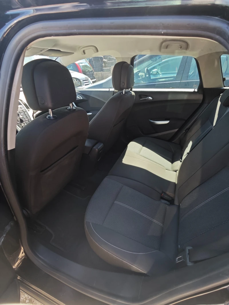 Opel Astra 2.0CDTI, снимка 13 - Автомобили и джипове - 50847864