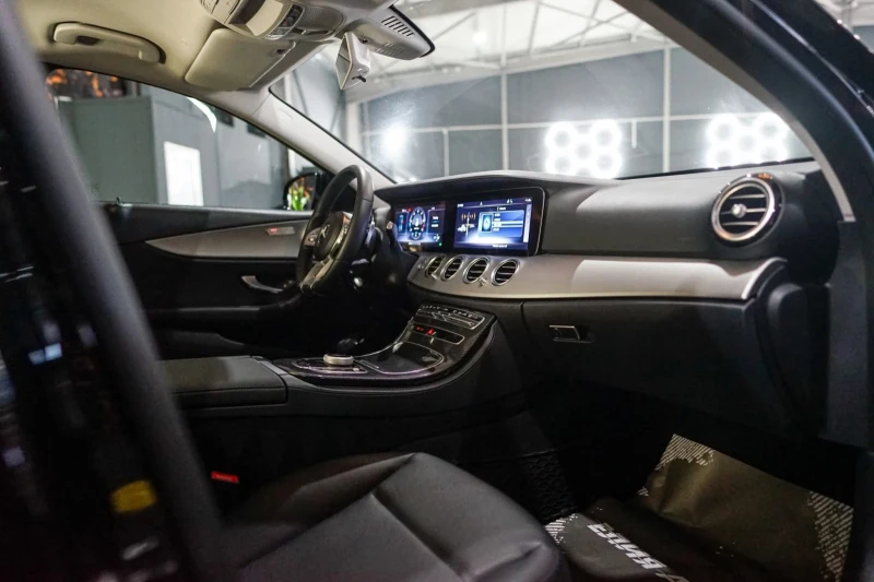 Mercedes-Benz E 220 D FULL AMG LINE FACELIFT BURMEISTER ЛИЗИНГ 100%, снимка 14 - Автомобили и джипове - 52730214