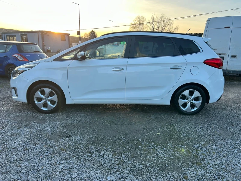 Kia Carens, снимка 7 - Автомобили и джипове - 52896208
