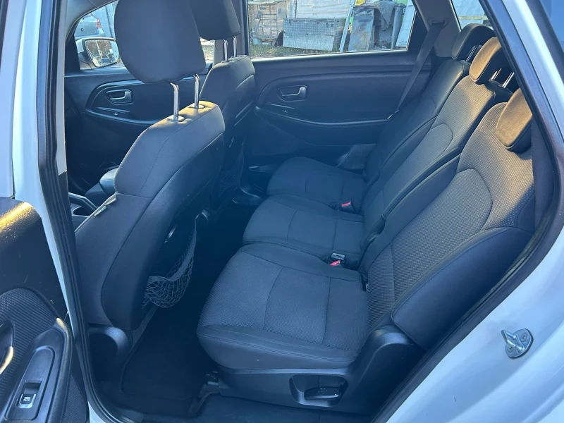 Kia Carens, снимка 15 - Автомобили и джипове - 52896208