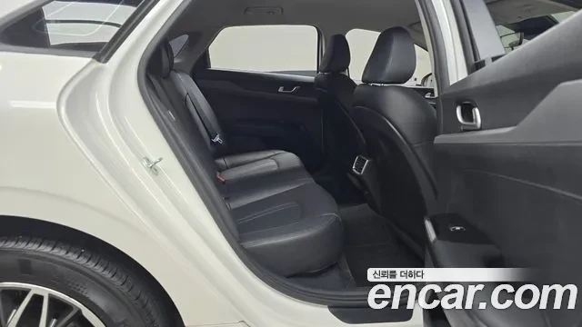 Kia K5 2.0, снимка 11 - Автомобили и джипове - 53965788