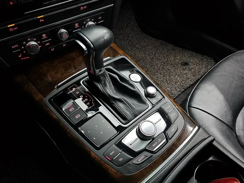 Audi A6 3.0 TDI Quattro, снимка 9 - Автомобили и джипове - 54560221