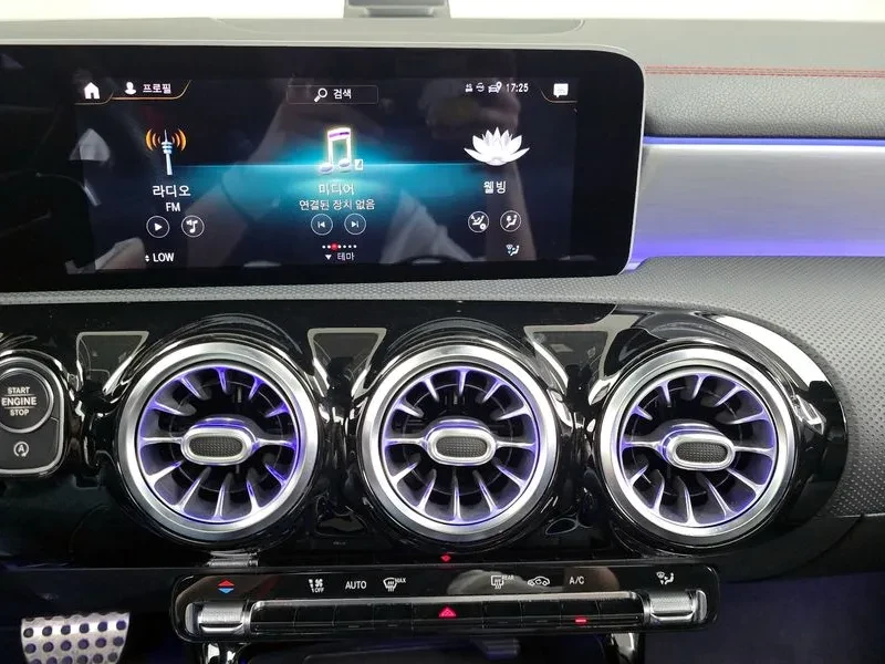 Mercedes-Benz CLA 250 4MATIC, снимка 14 - Автомобили и джипове - 55111324