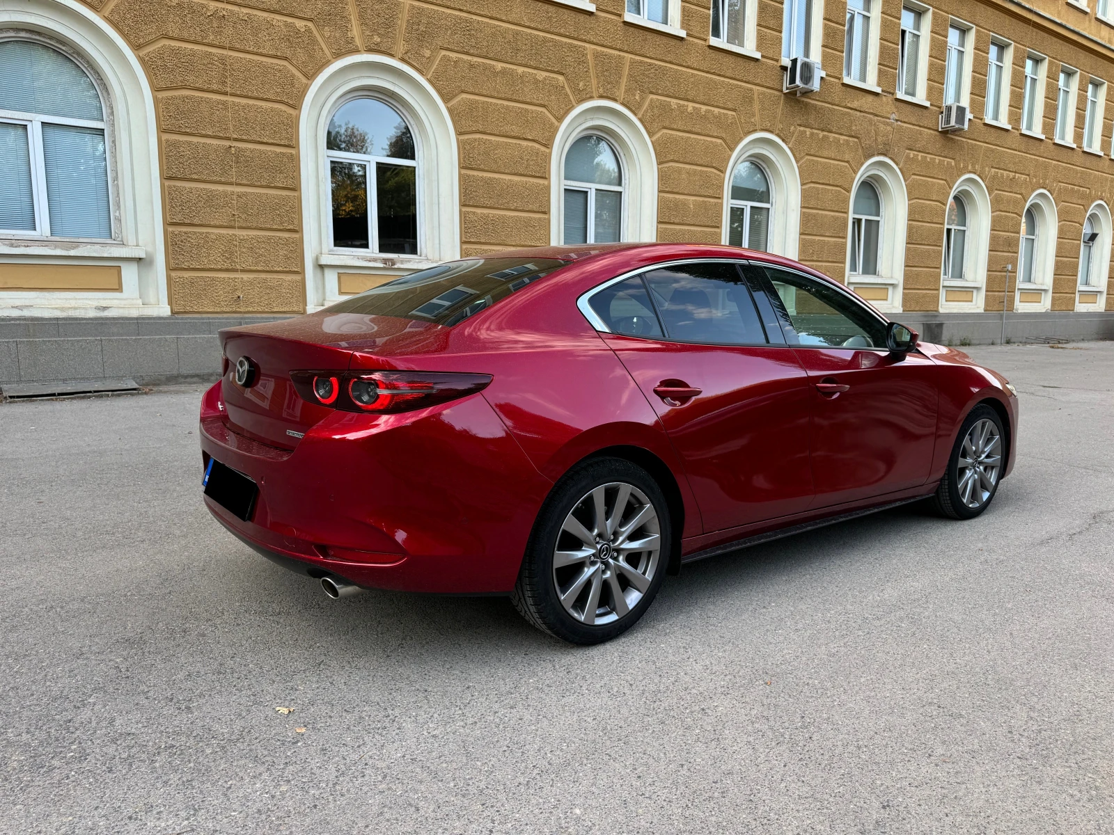 Mazda 3 SKYACTIVE G 2.0 Hybrid - изображение 3