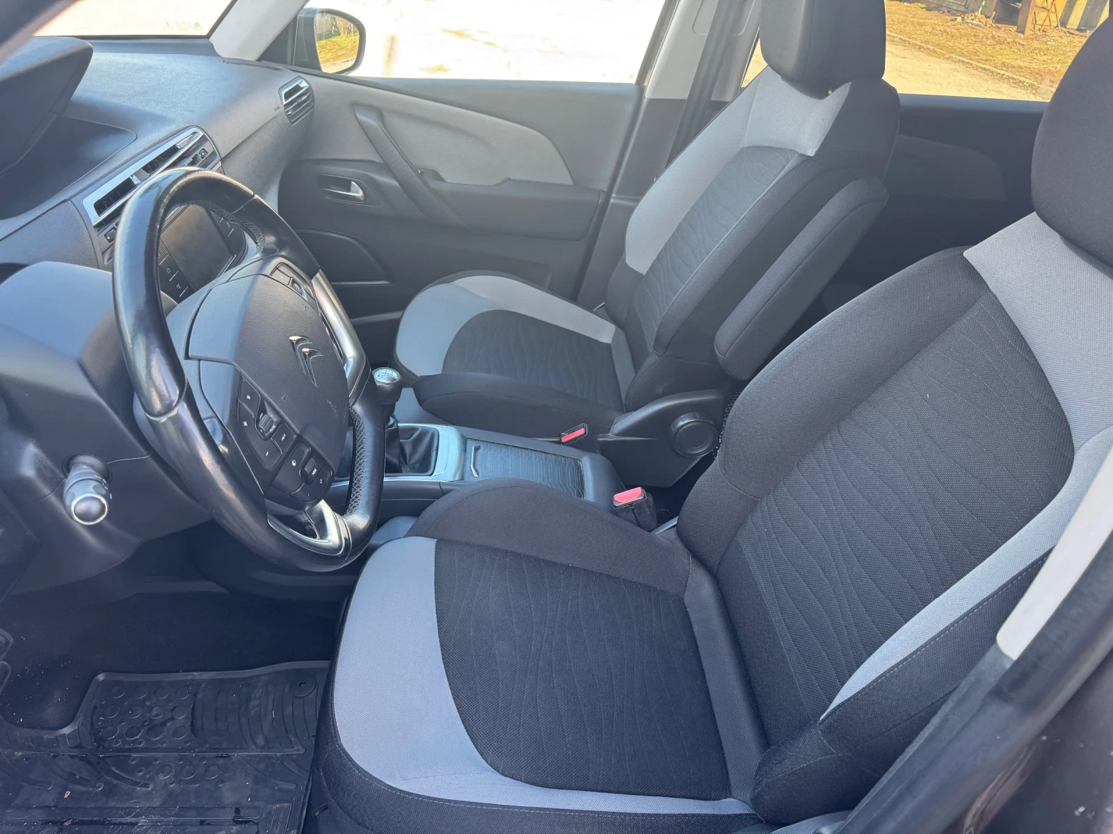 Citroen C4 Picasso 1.6 blue HDI Euro 6 - изображение 9