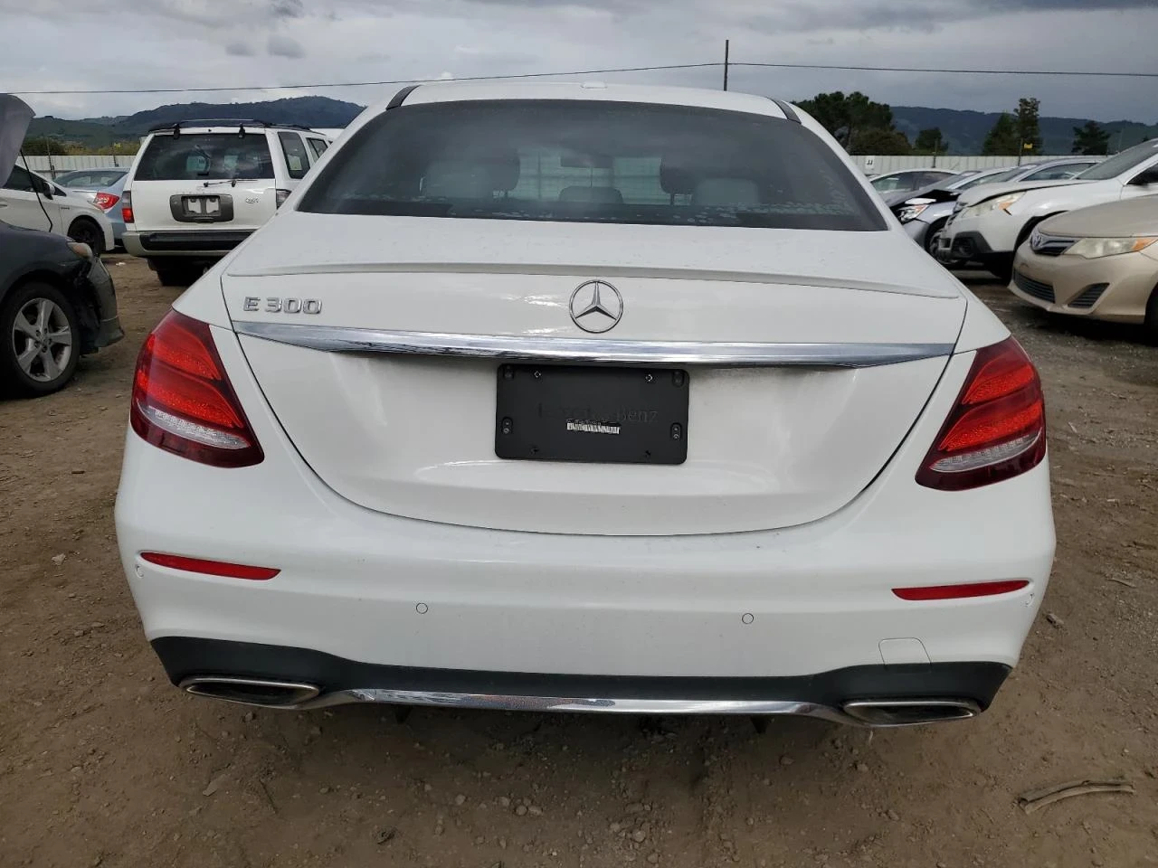 Mercedes-Benz E 300  - изображение 5
