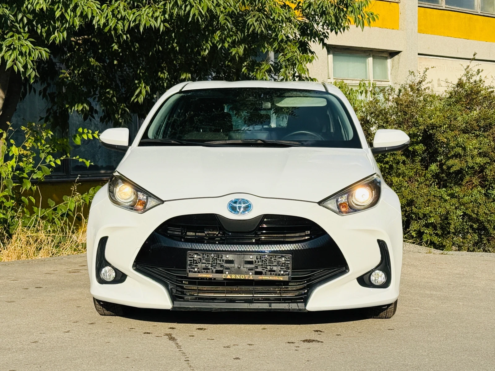 Toyota Yaris 1.5 Hybrid - изображение 2