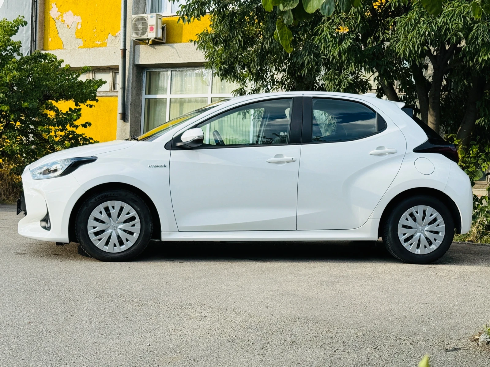 Toyota Yaris 1.5 Hybrid - изображение 8