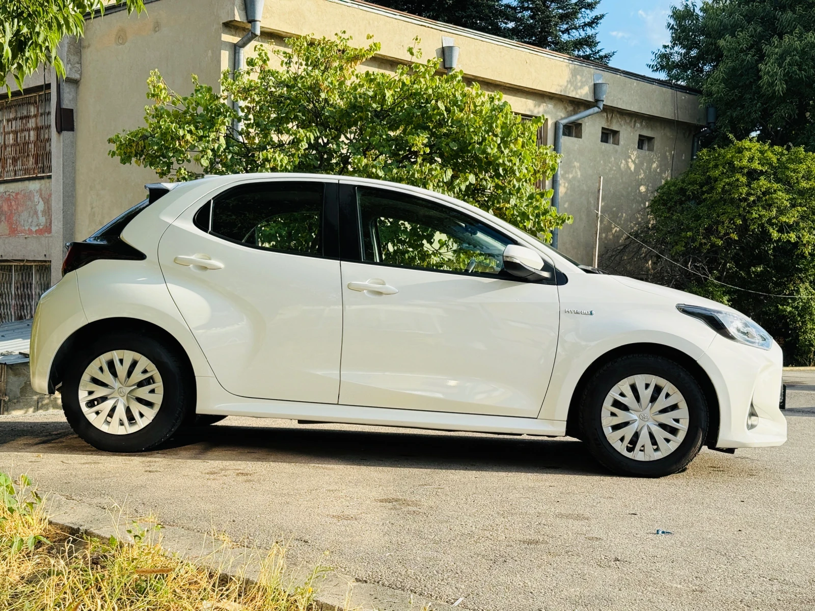 Toyota Yaris 1.5 Hybrid - изображение 4