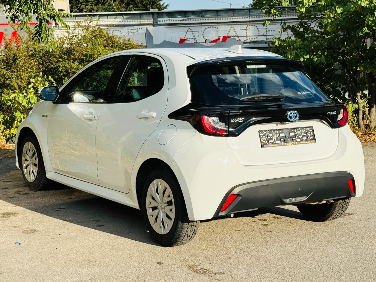 Toyota Yaris 1.5 Hybrid - изображение 7