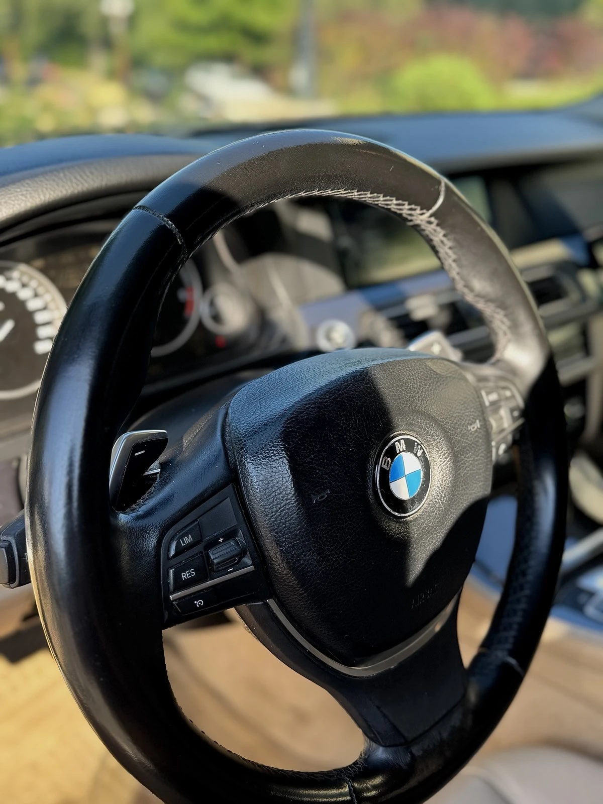 BMW 520 Обслужена* Голяма Навигация* Пера* Кожа - изображение 9